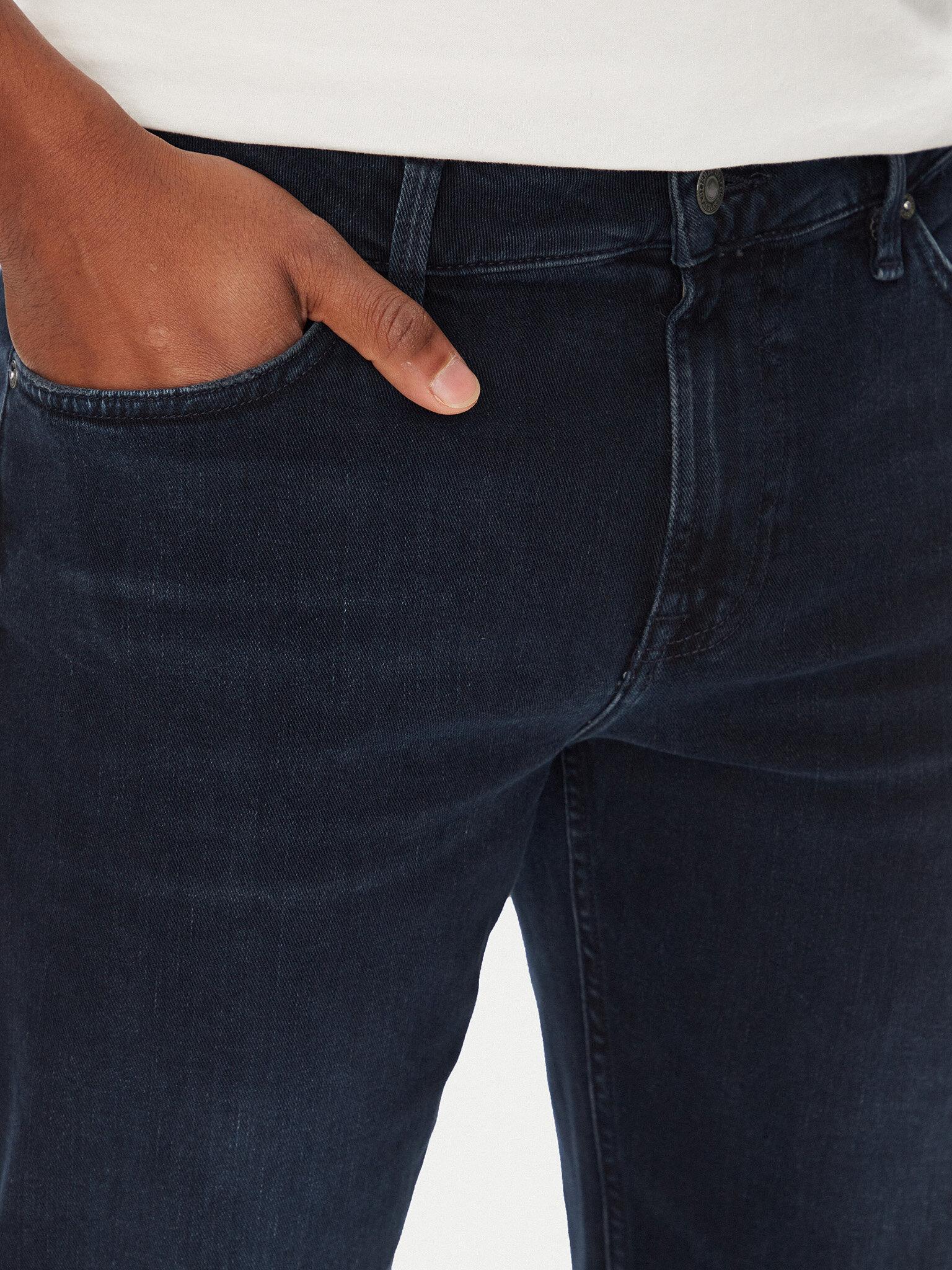 M5YAN2D5Q91/DAD3 GUESS