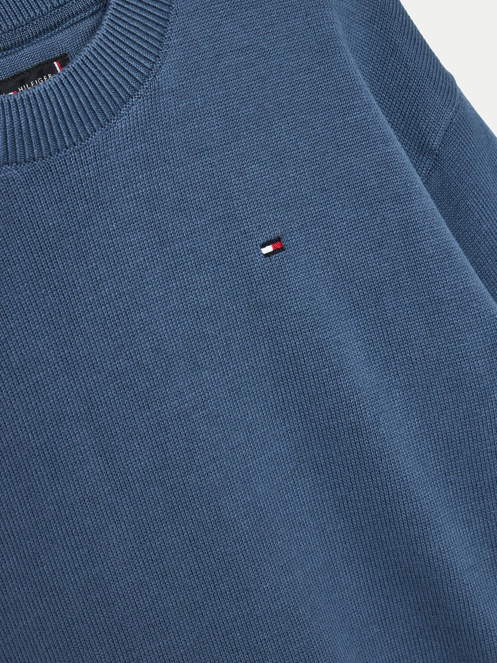 ESSENTIAL SWEATER 