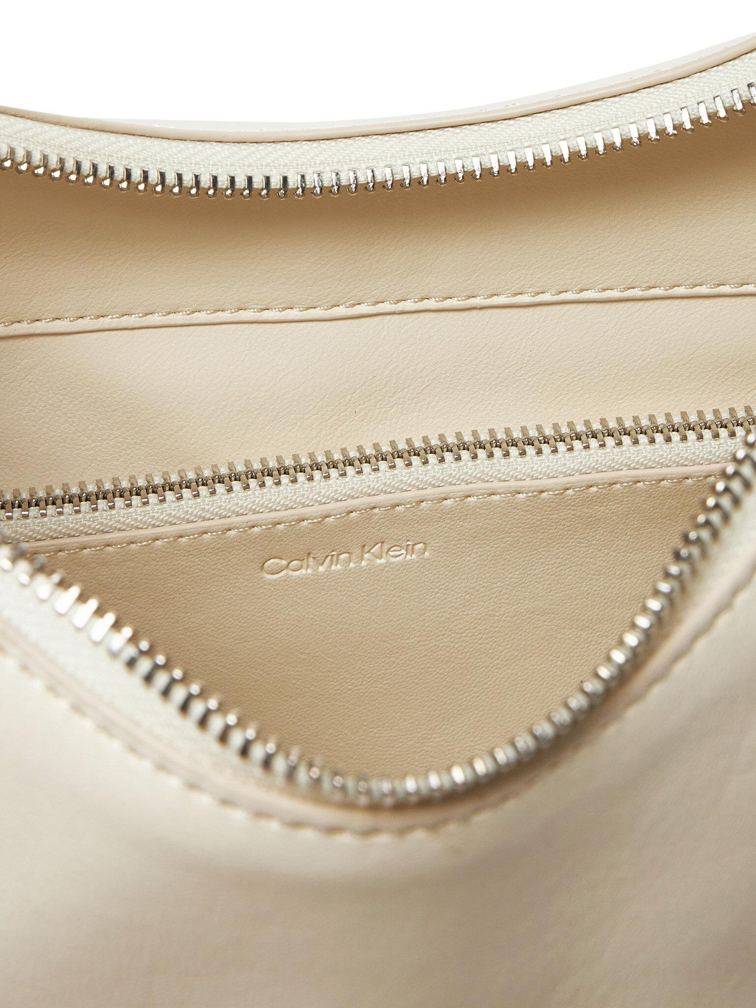 HARDWARE STRAP HOBO SHOULDER BAG K60K613031/67U CALVIN KLEIN