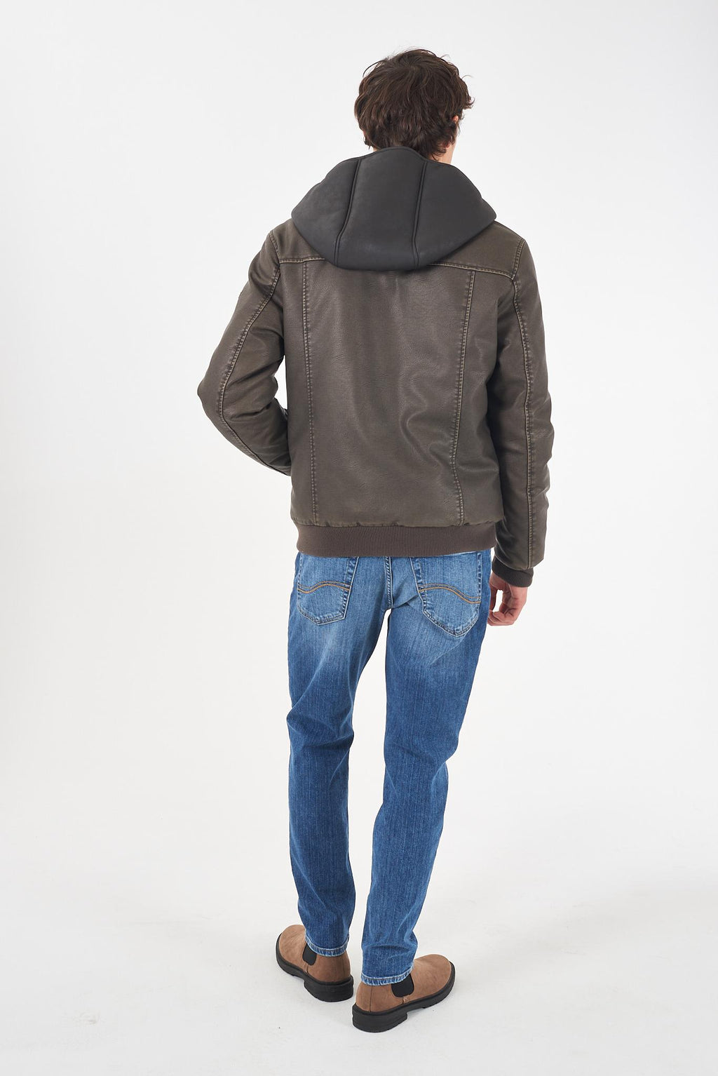 J825 B800/0276 YES ZEE