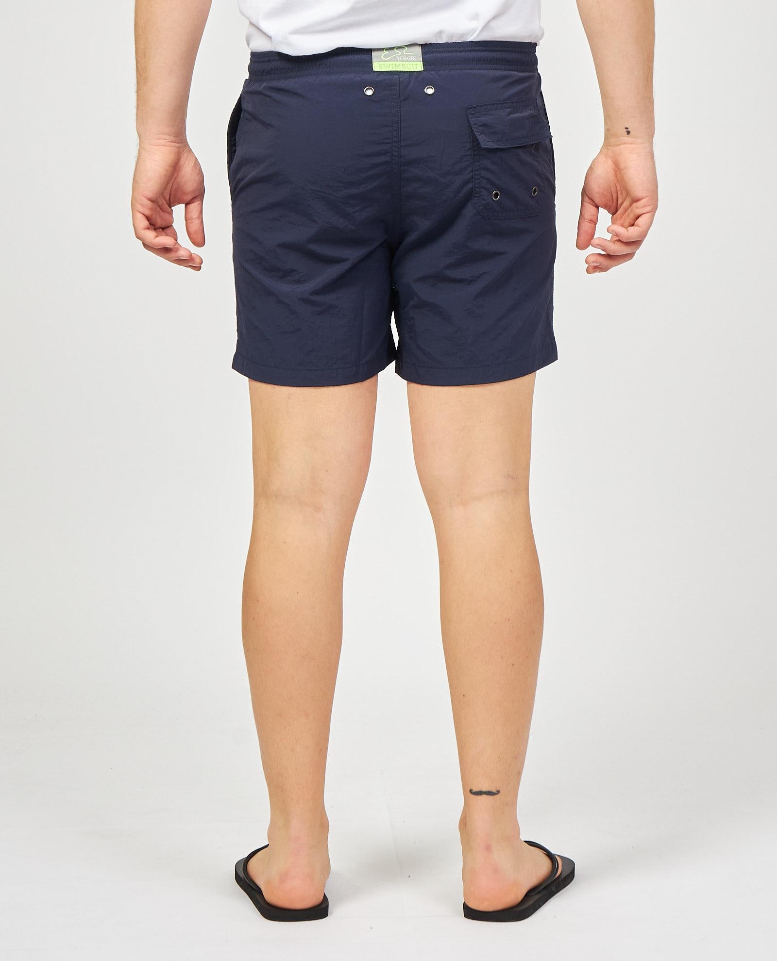 D700 US00/0713 YES ZEE