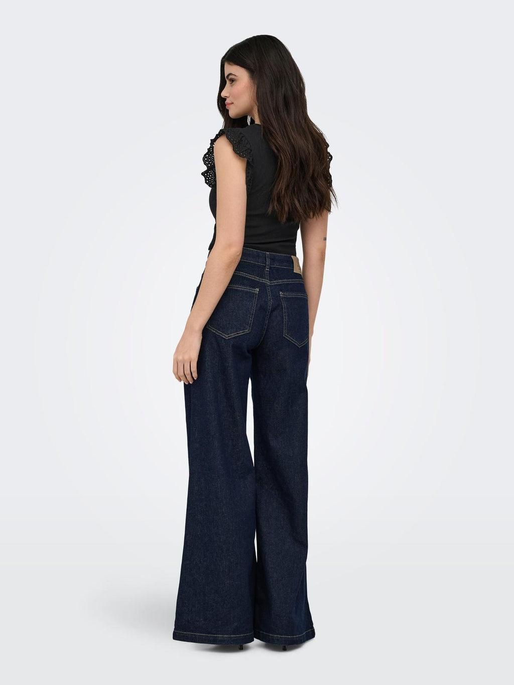 15308890/Black ONLY