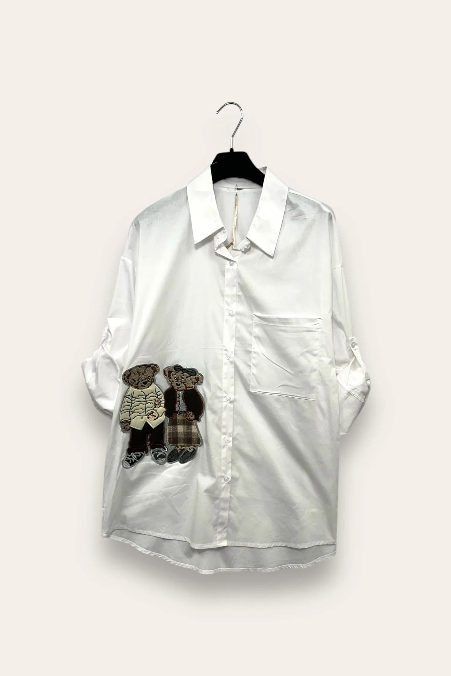 Camicia over con una coppia di orso applicato 