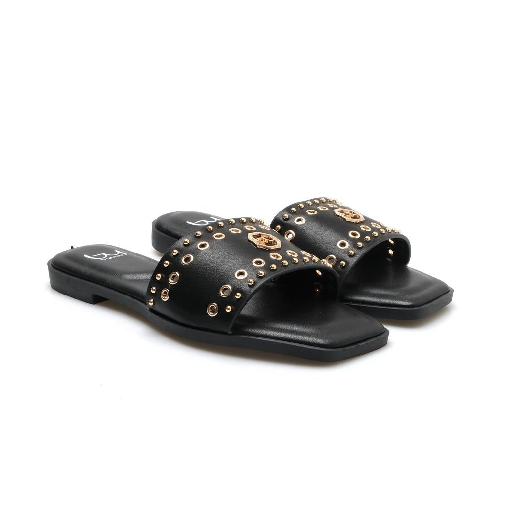 SLIPPERS 