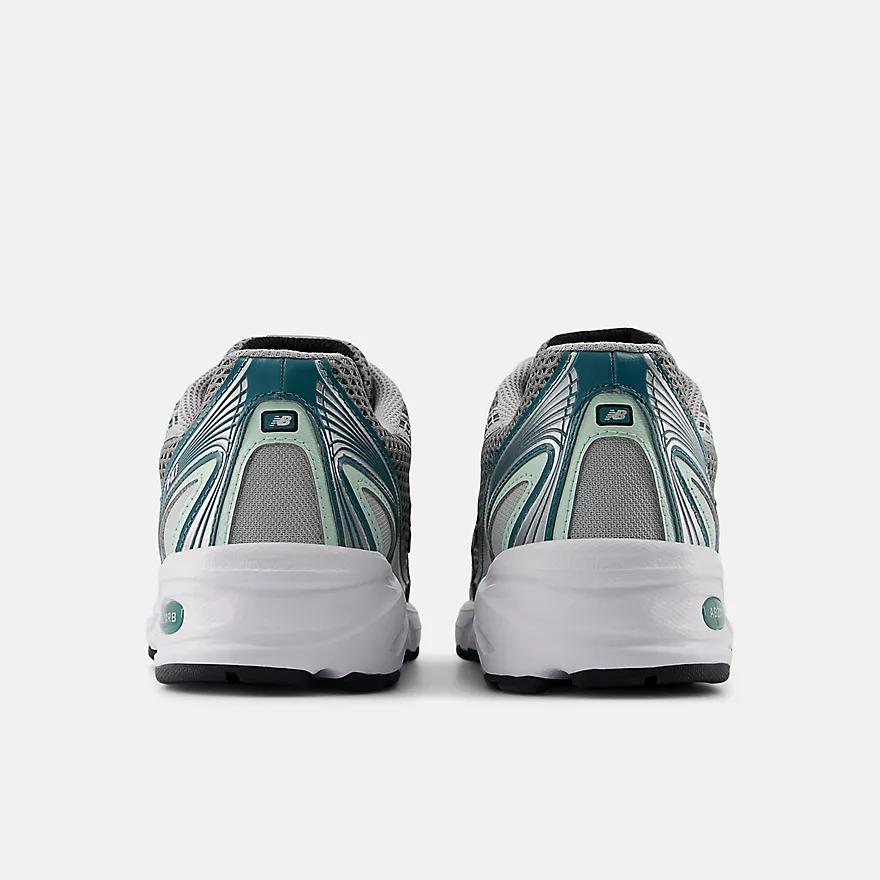 NEW BALANCE U740 
