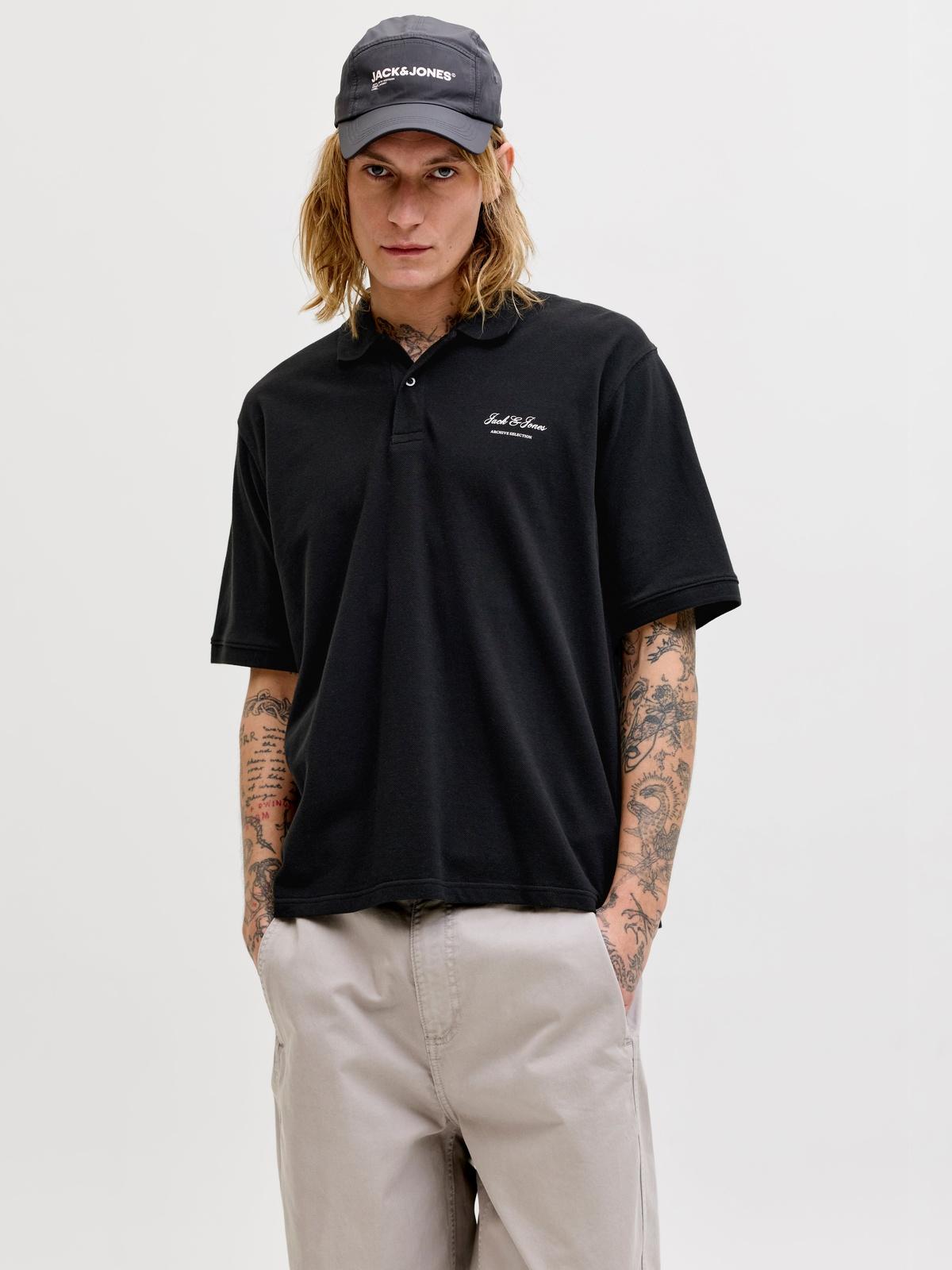 JJEARCHIVE GRAPHIC POLO SS LN 