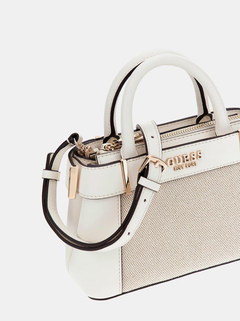 HWAG9633760/NRI GUESS