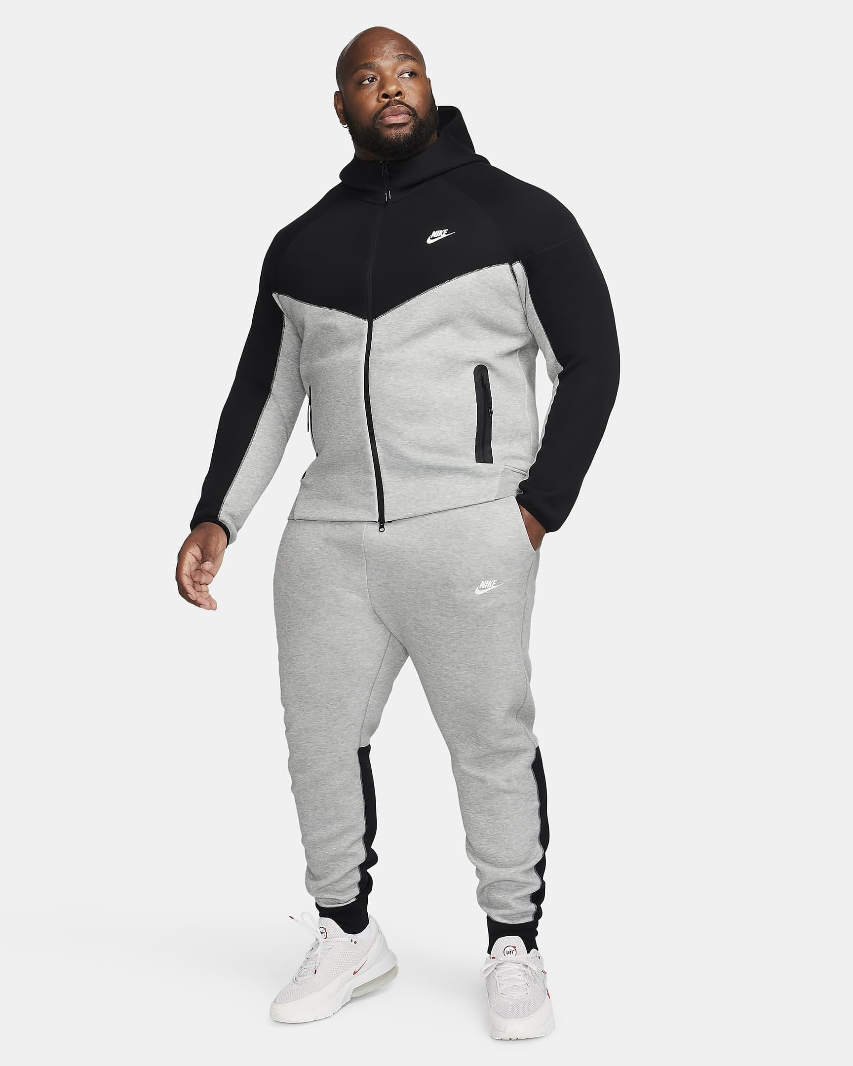 NIKE SPORTSWEAR TECH FLEECE 