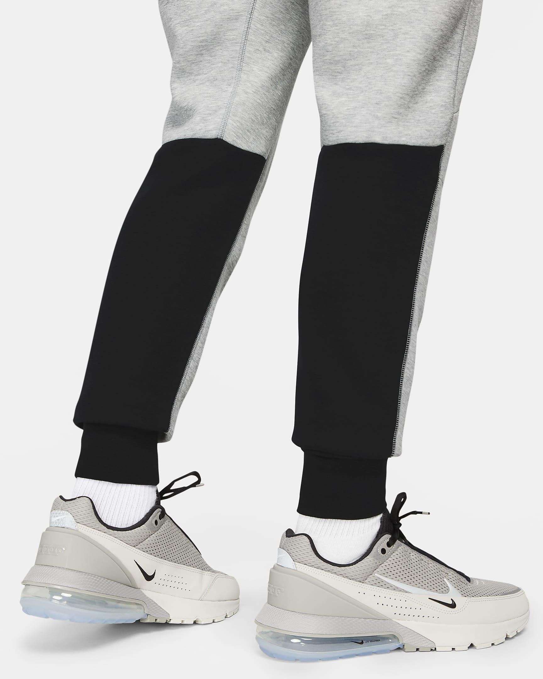 NIKE SPORTSWEAR TECH FLEECE 