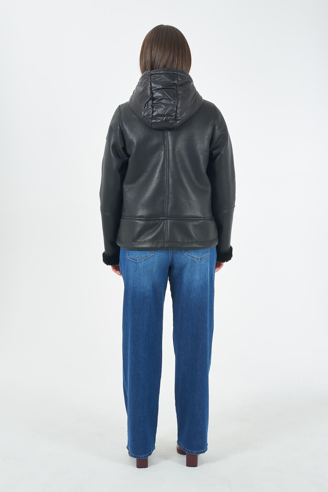 J018 GB00/0801 YES ZEE