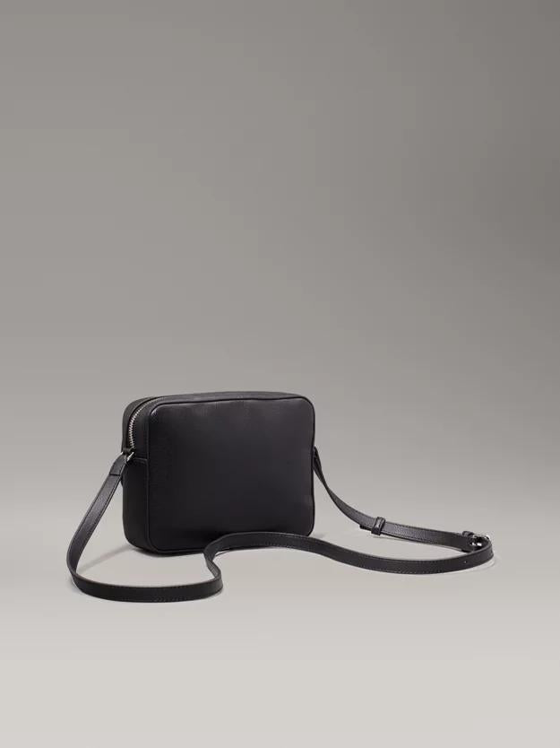 RE-LOCK CAMERA BAG W/FLAP_PBL K60K612538/BEH CALVIN KLEIN
