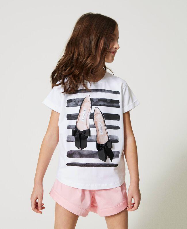T-SHIRT M/C STAMPA RIGHE E SCARPETTE 