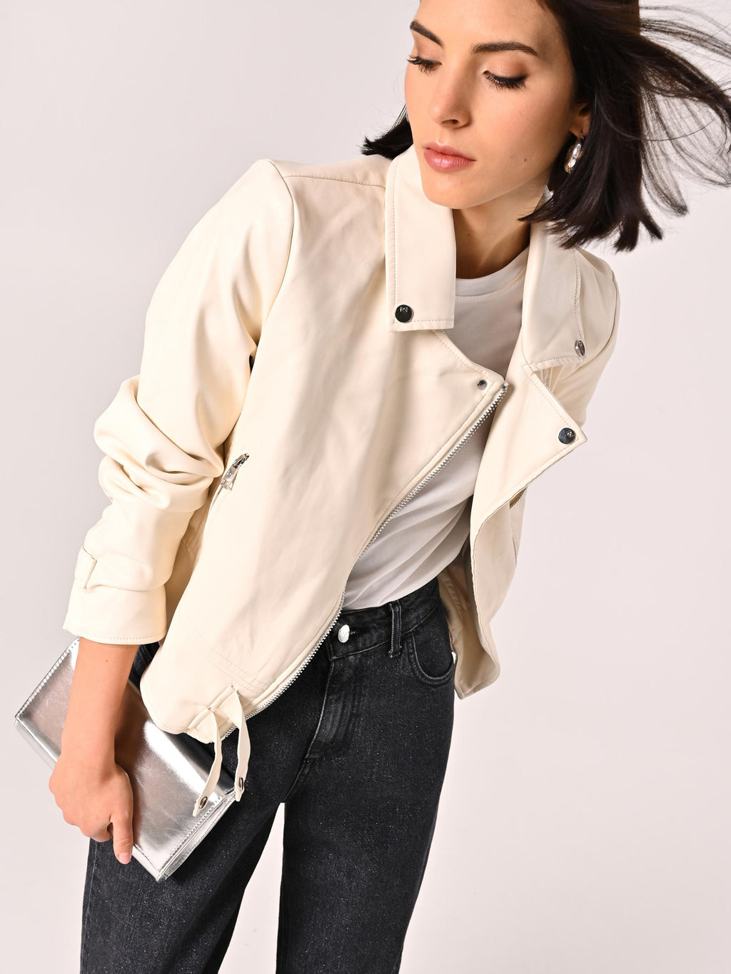SS25STYLE06 GIUBB CORTO CHIODO 