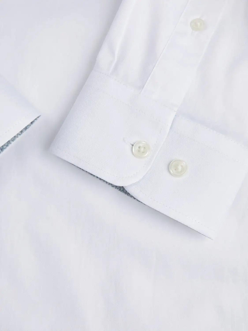 12251007/White JACK AND JONES