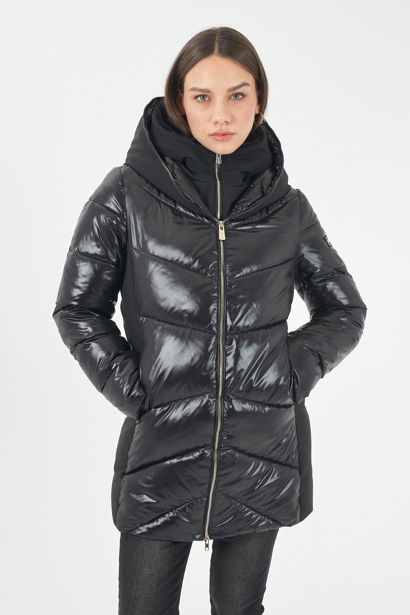 O006 Q300/0801 YES ZEE