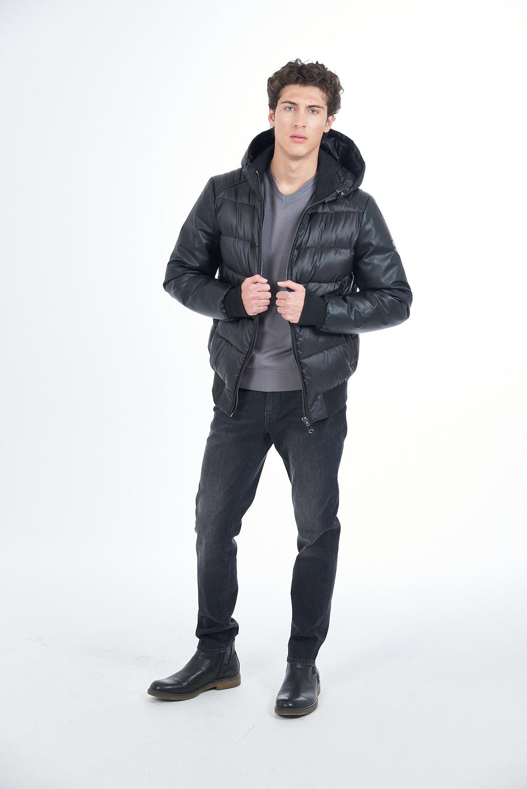 J813 KT00/0801 YES ZEE