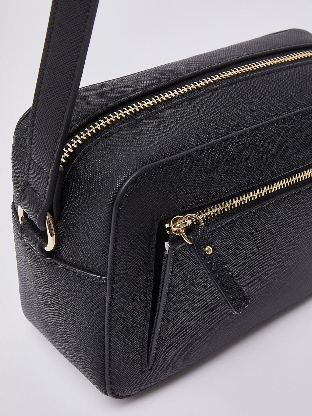 AA6153ES029/22222 LIU JO