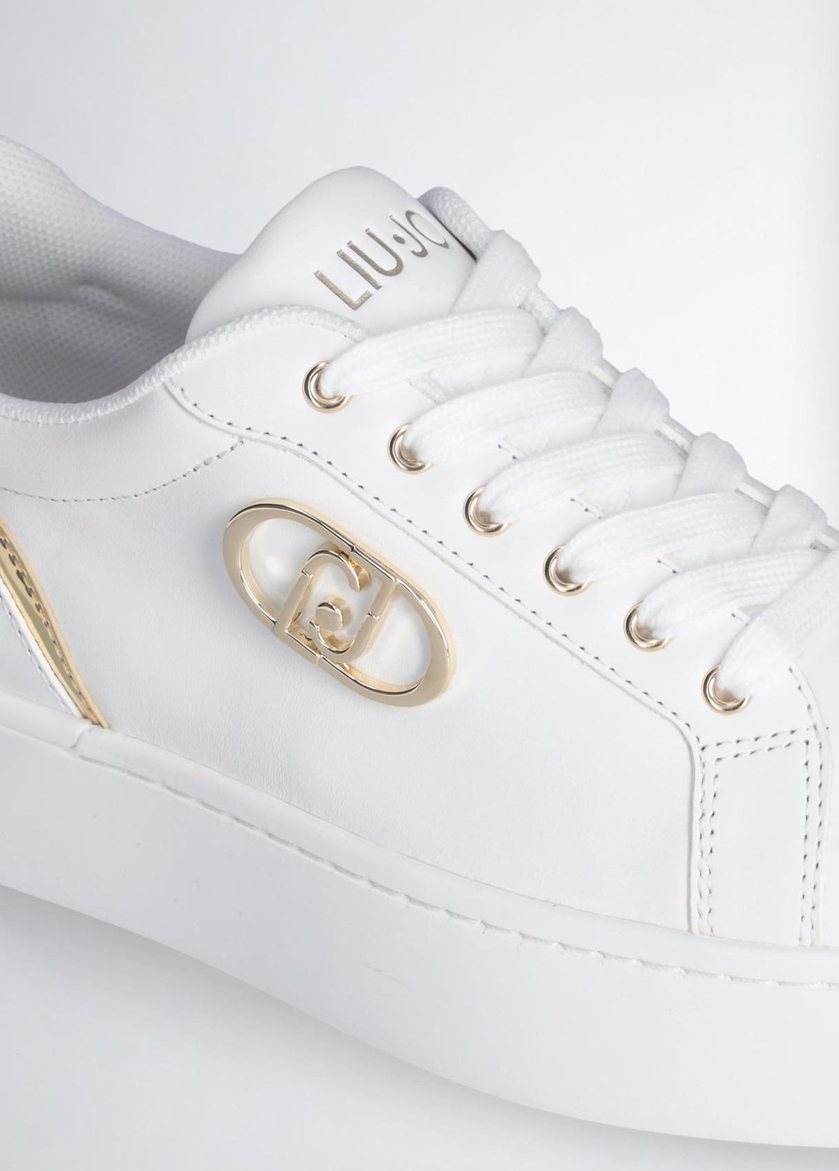 PRETTY 06 - SNEAKER 
