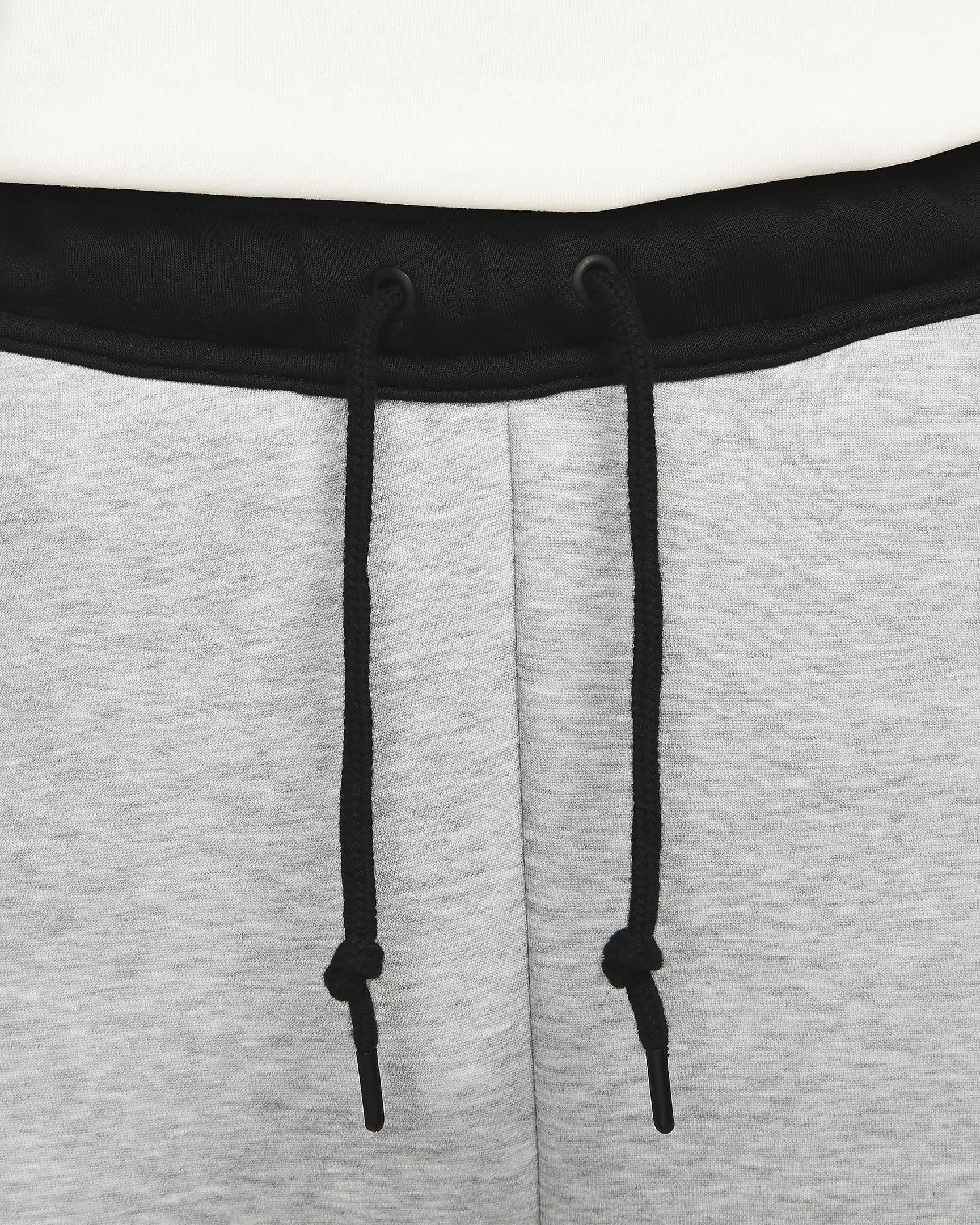 NIKE SPORTSWEAR TECH FLEECE 