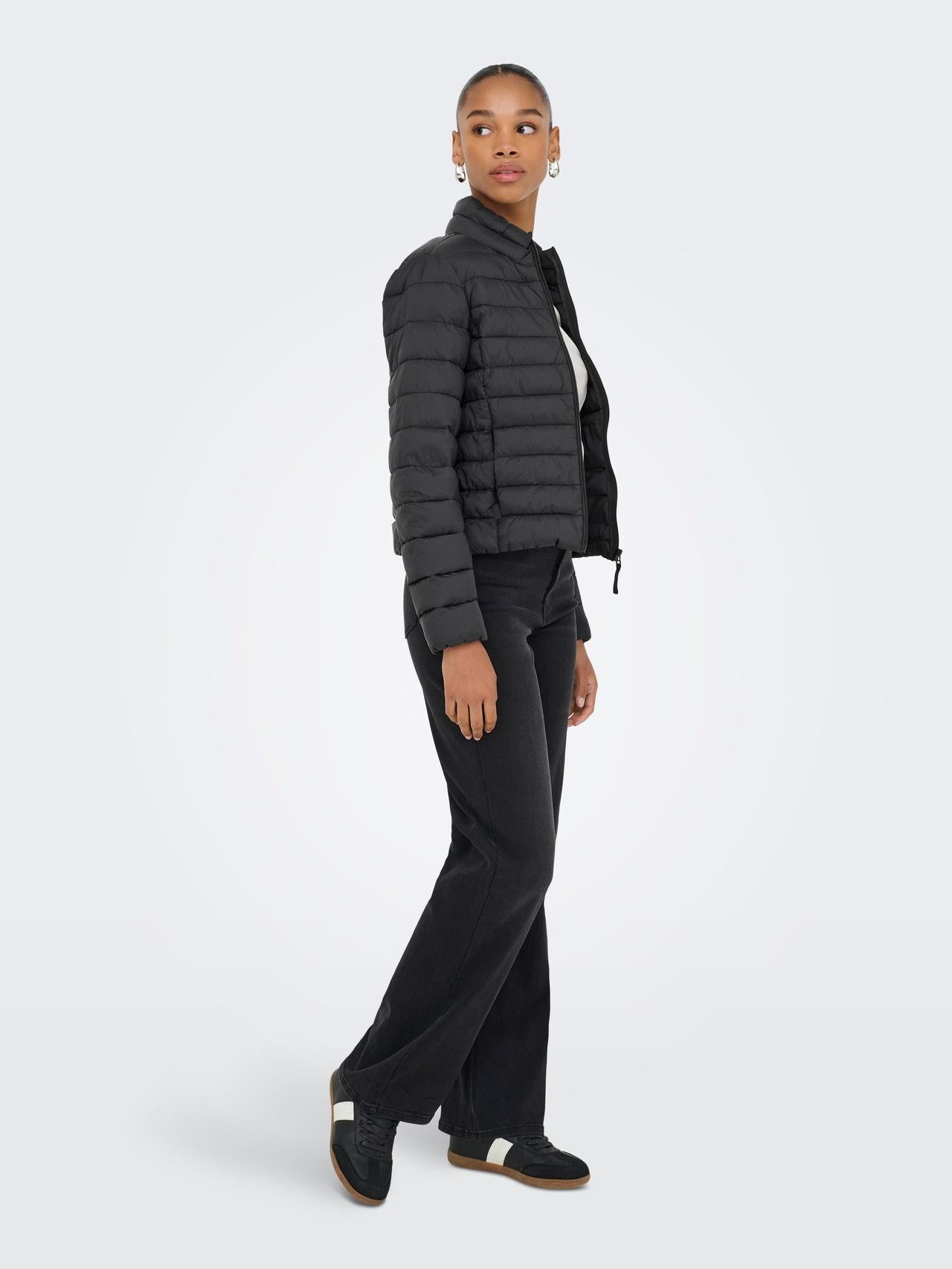 15351967/Black ONLY