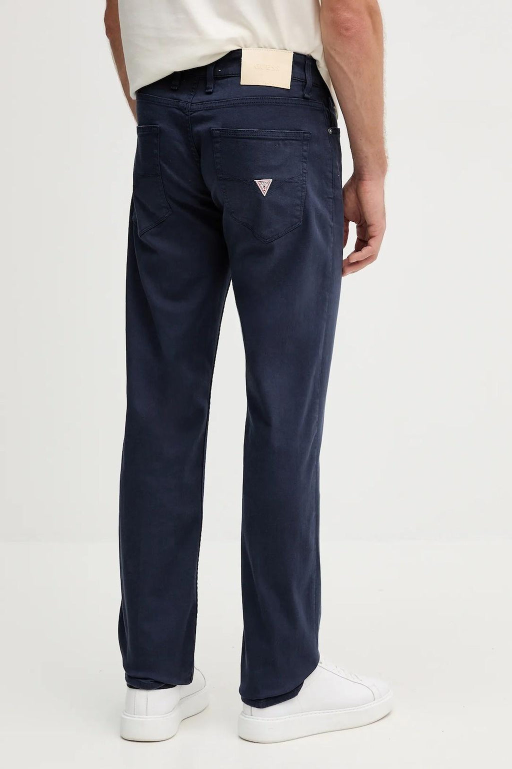 M5YAN2WHD51/G7V2 GUESS