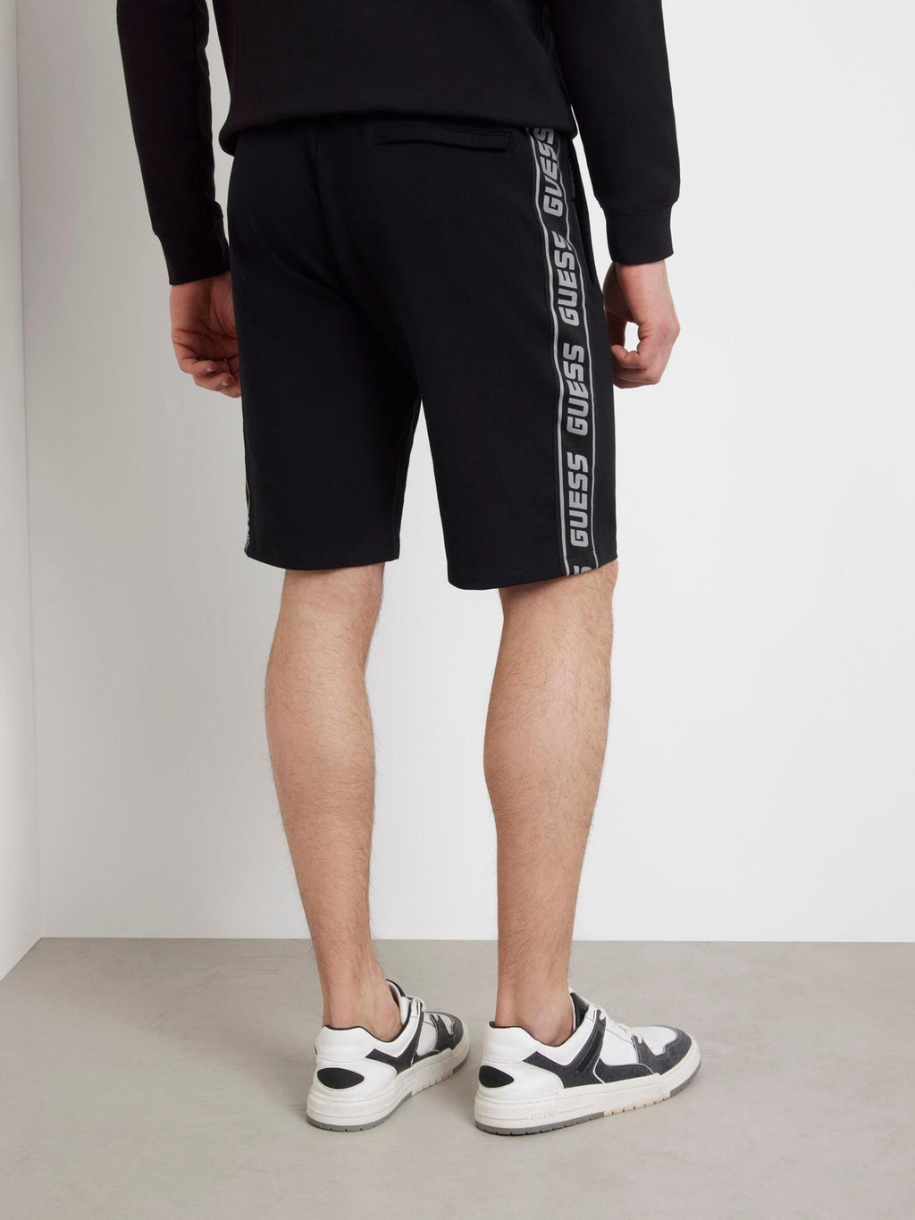 ARLO SHORT 
