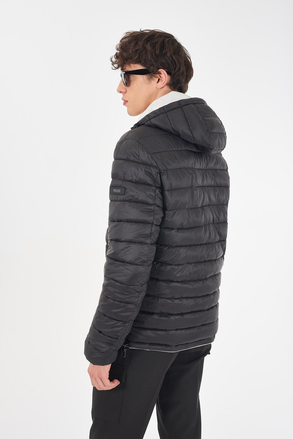 J824 B500/0124 YES ZEE