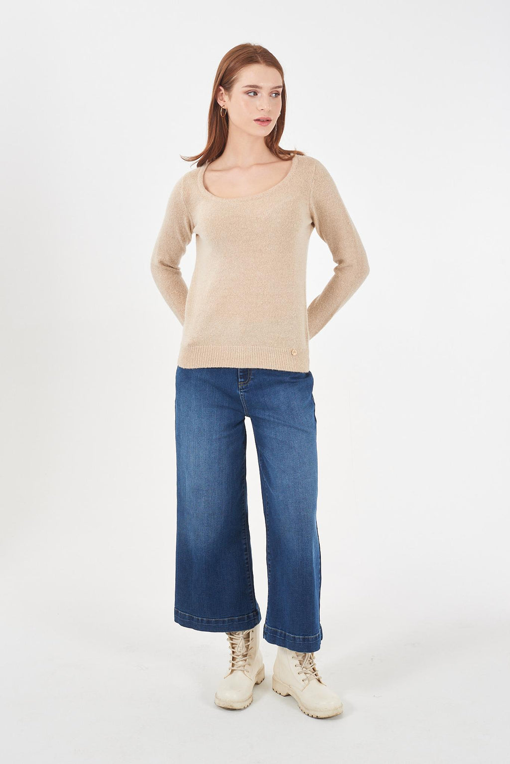 M058 BT00/0222 YES ZEE