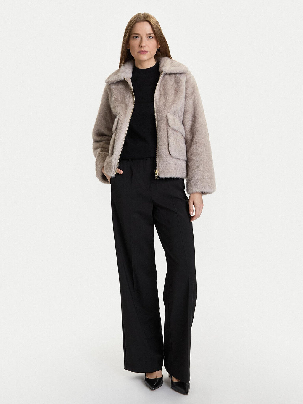 FW25STYLE32 CAPP PELLICCIA CORTA CON TASCONI 