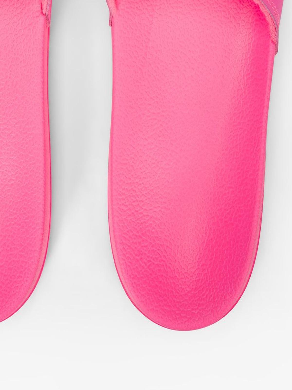 SLIPPERS LOGO 