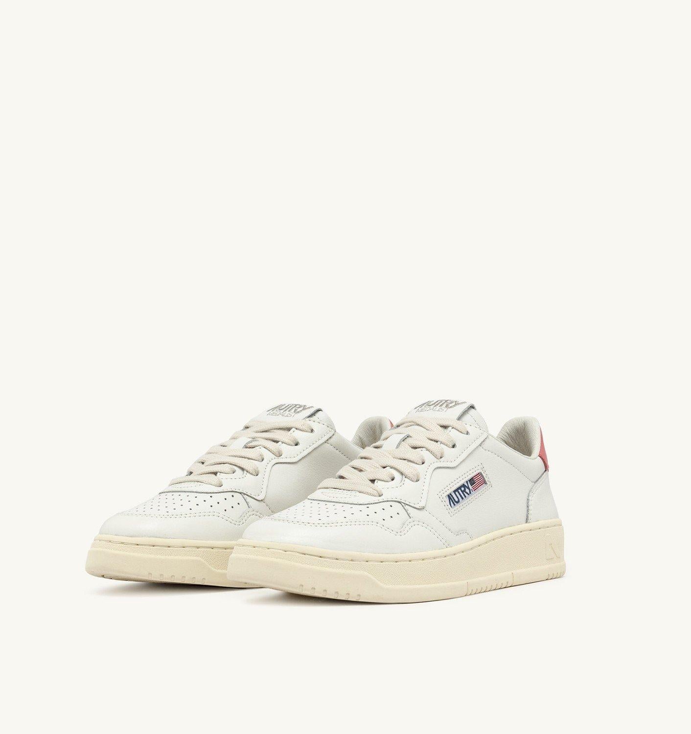 Autry Women's Medalist Low Leather 