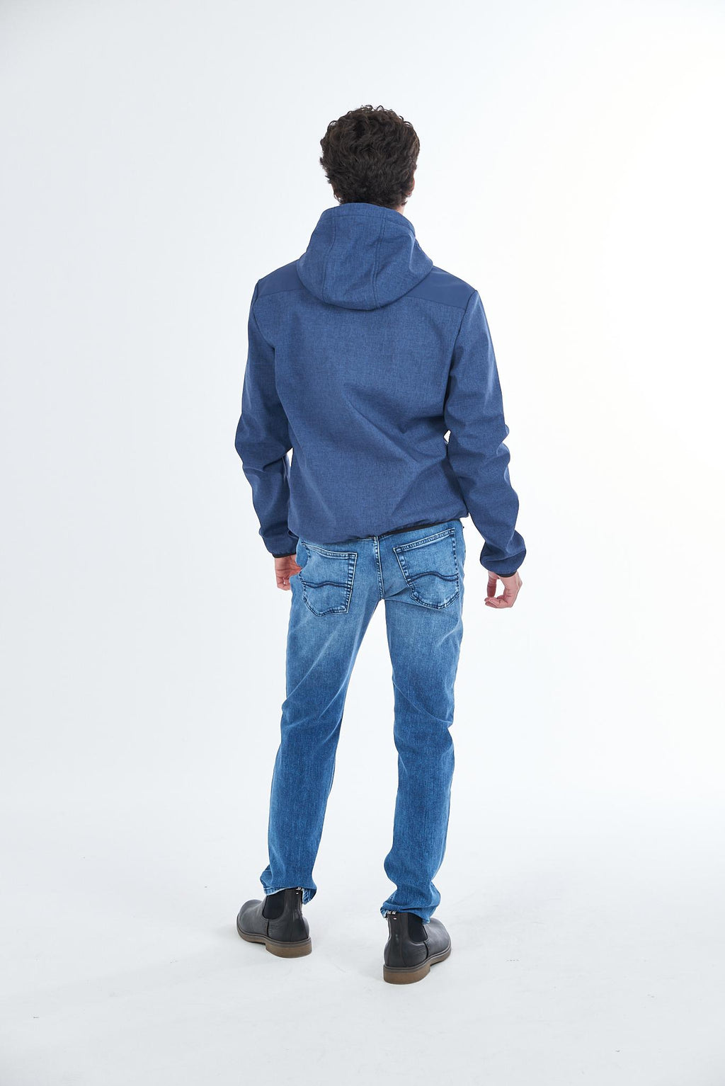 J854 QQ00/0713 YES ZEE