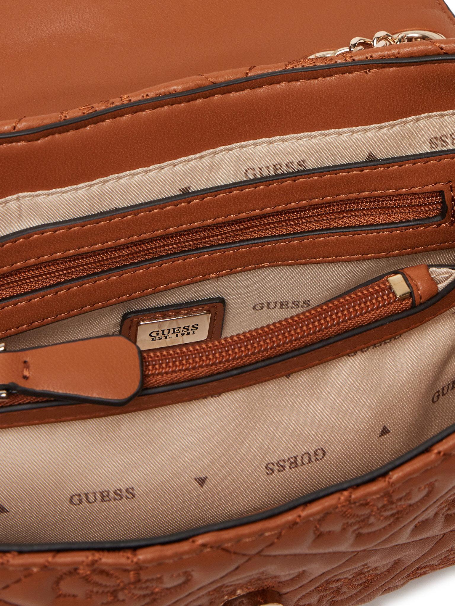 HWQL9658210/CAR GUESS