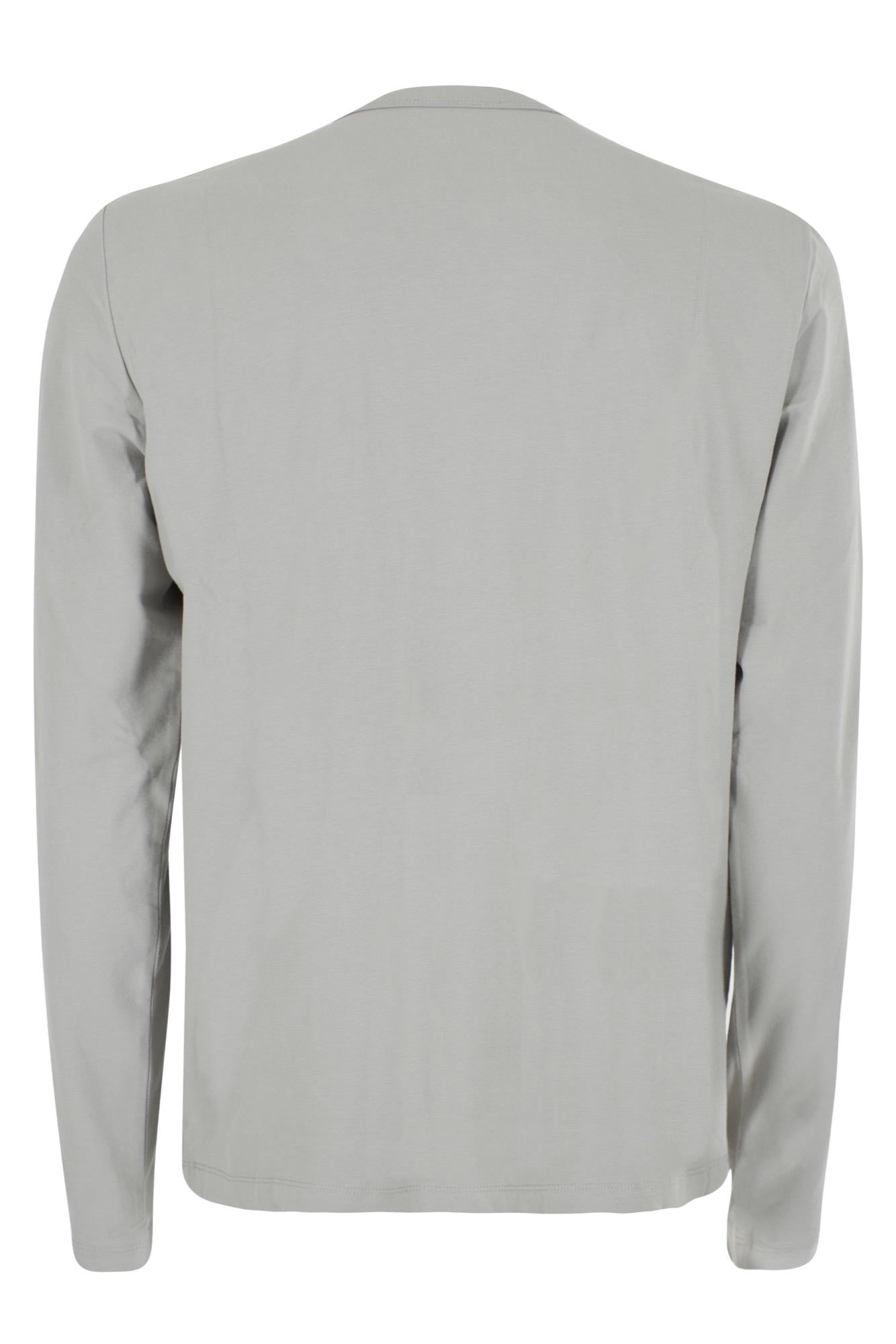 T831 S303/0846 YES ZEE