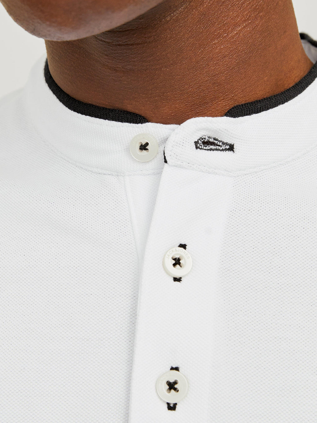 12199711/White JACK AND JONES