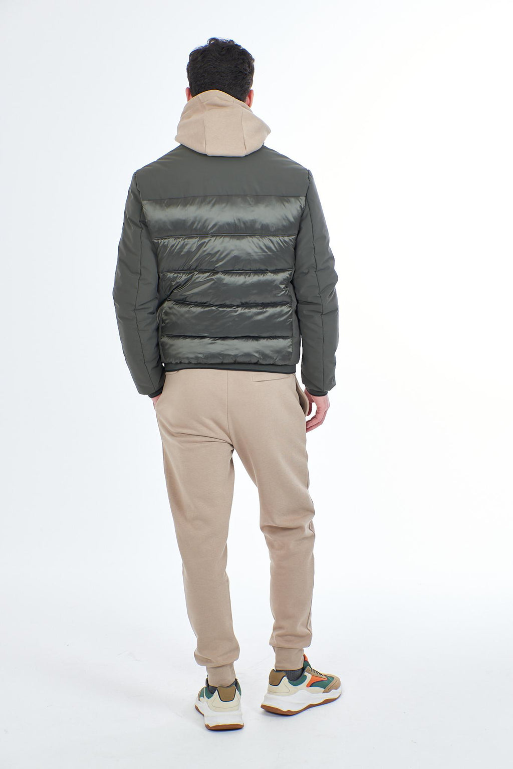 J851 O100/0905 YES ZEE