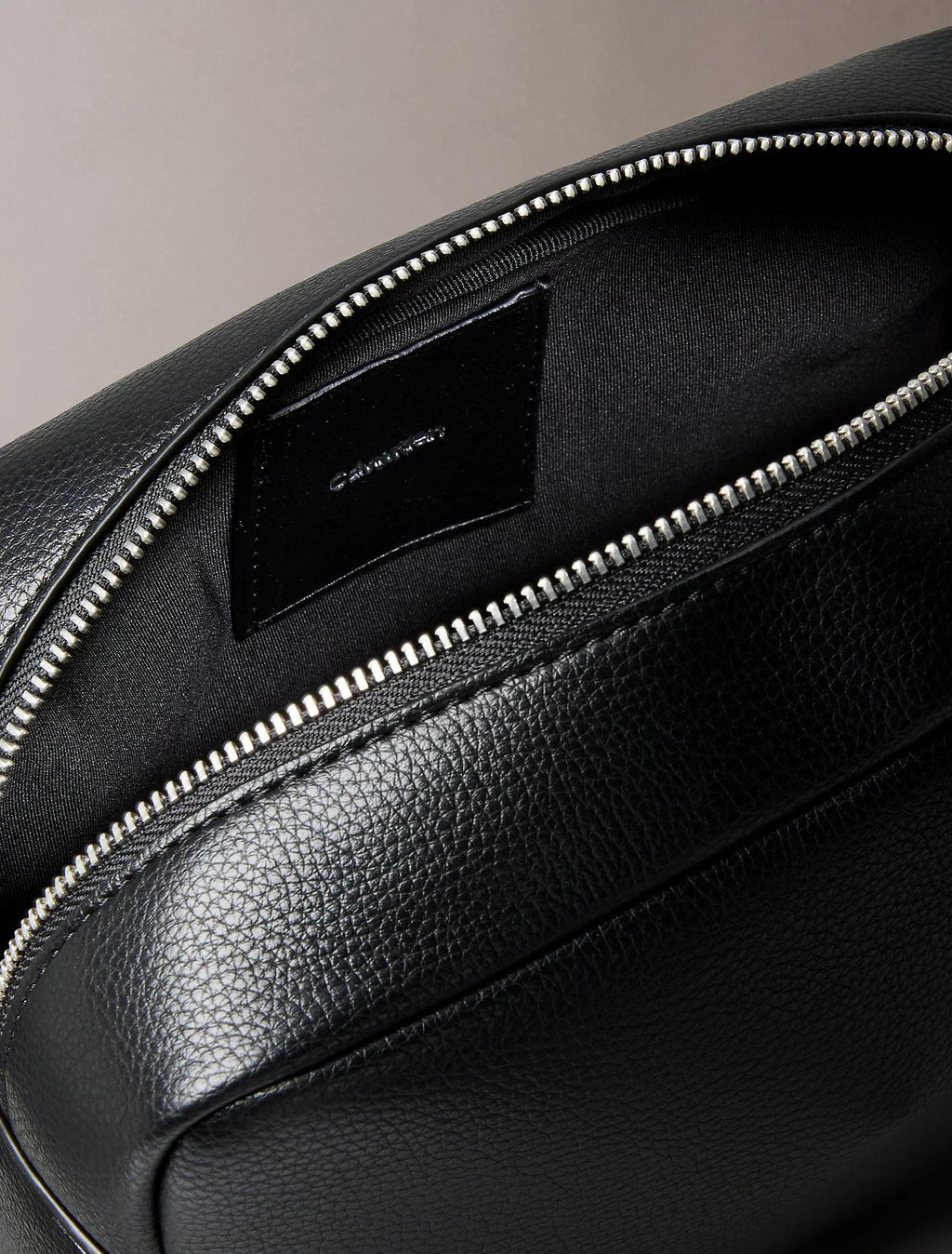 WEBBING STRAP DOPP KIT 