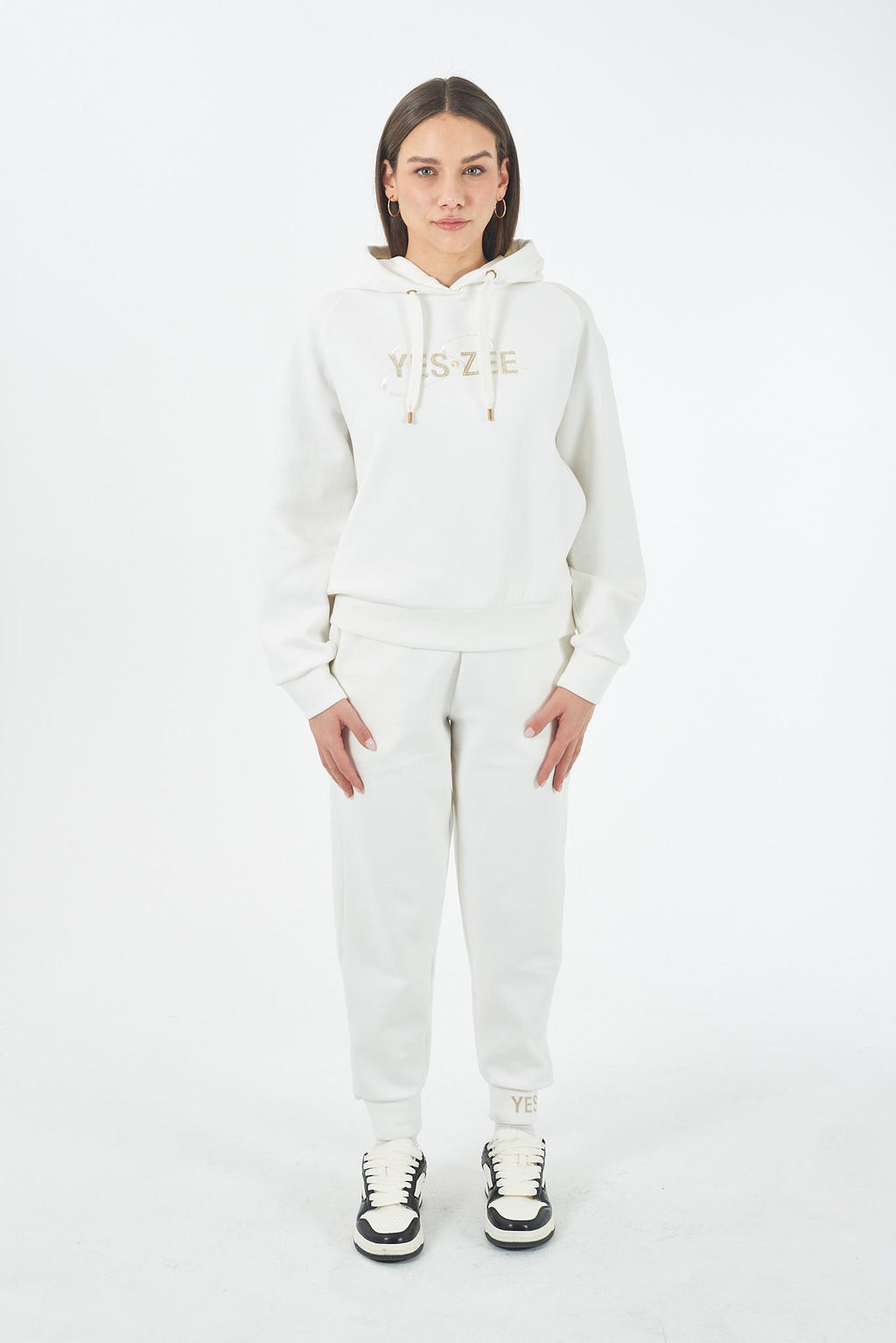 P381 SK00/0157 YES ZEE