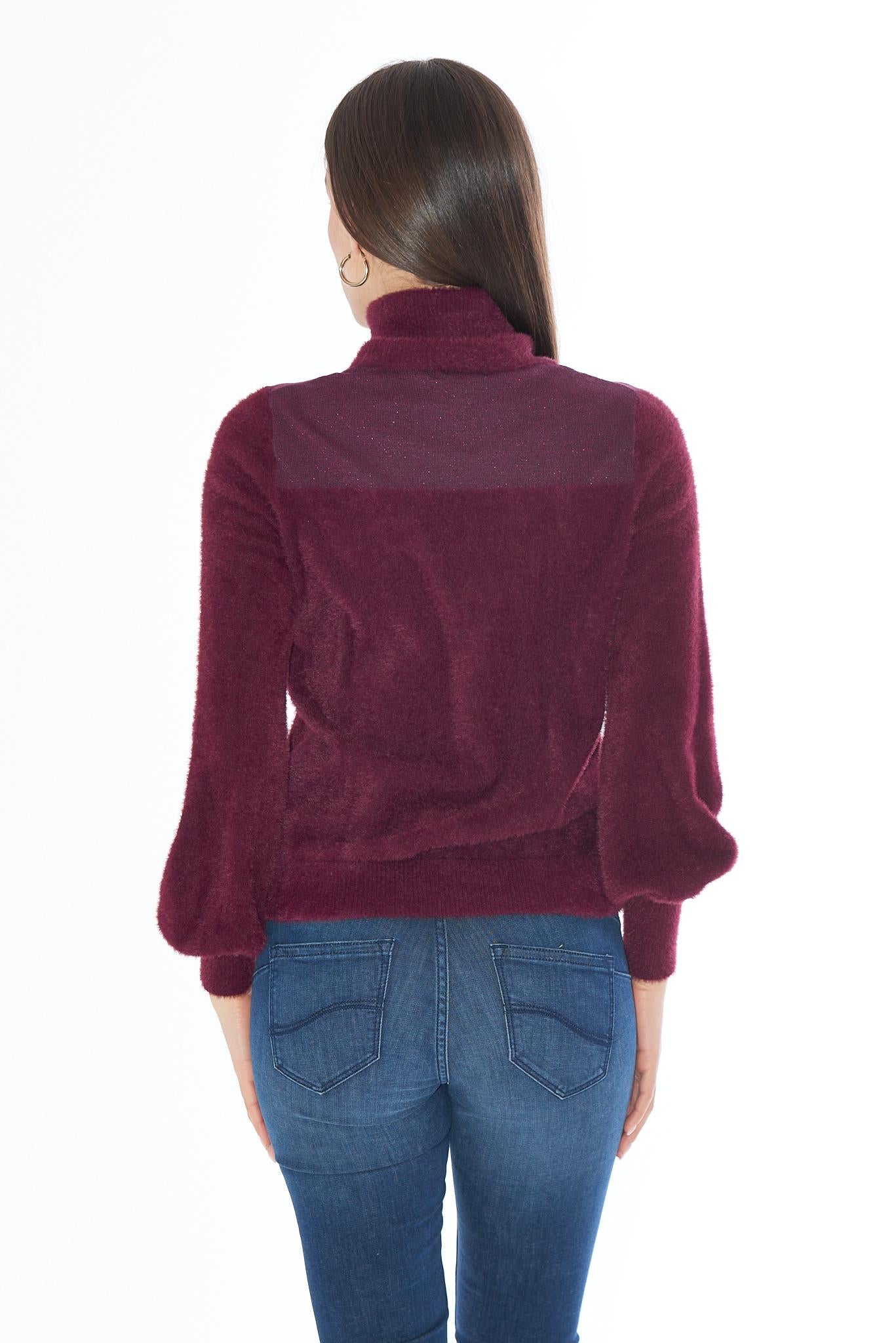 M076 IS00/0522 YES ZEE