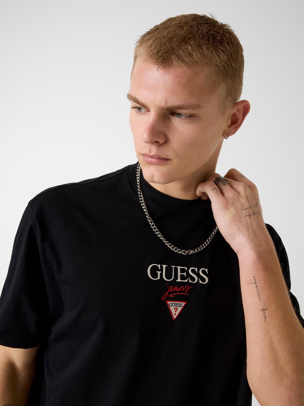 M6RI45K8HM0/JBLK GUESS