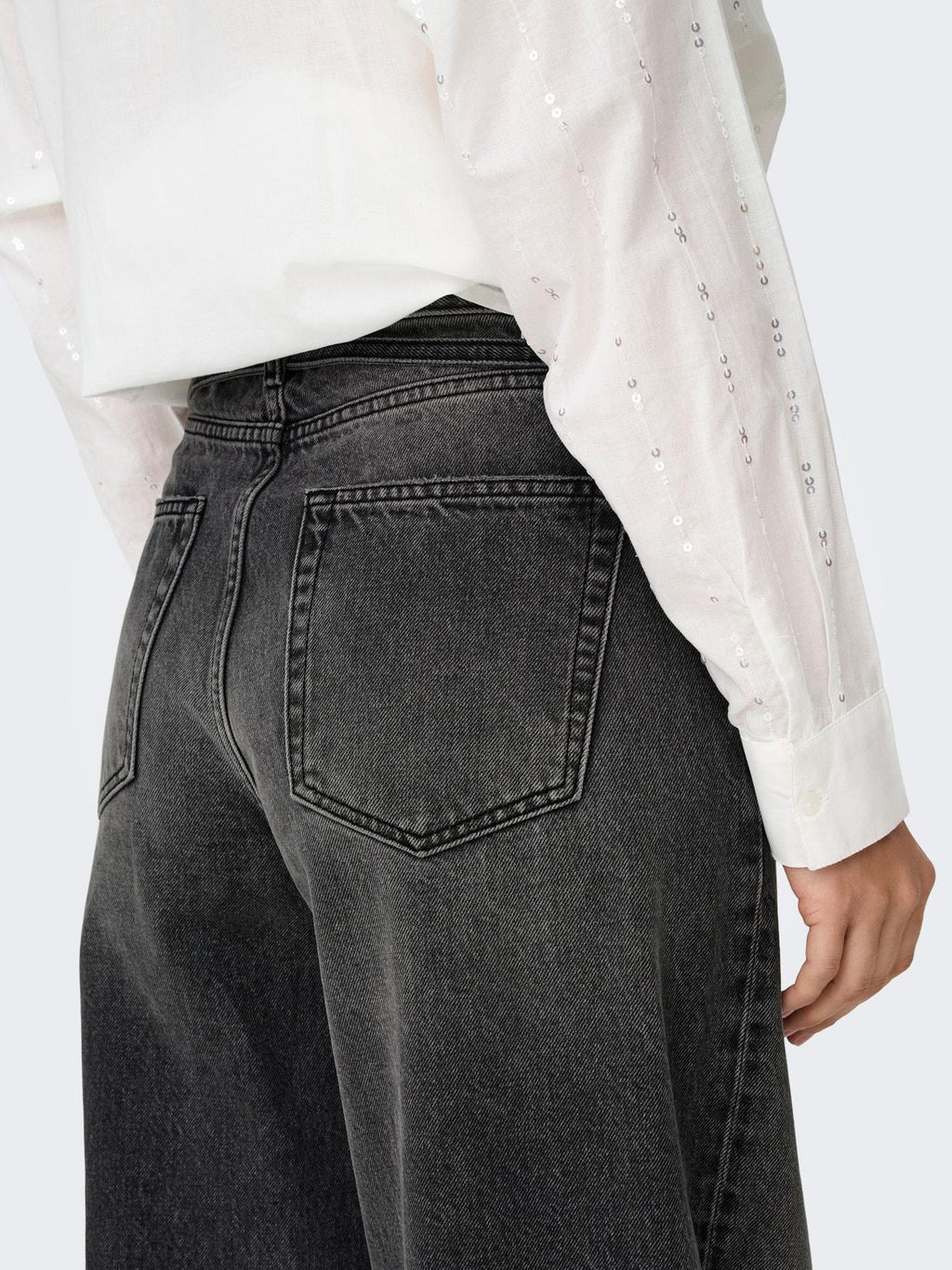 15347094/Washed Black ONLY