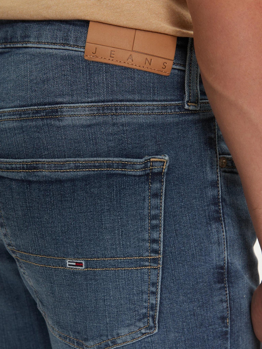 AUSTIN SLIM TPRD DH0235 DM0DM21053/1A5 TOMMY JEANS
