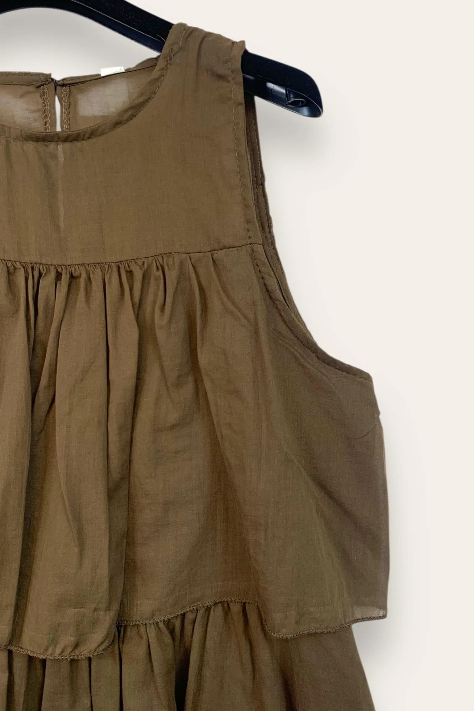 Canotta a balze con bottone dietro 