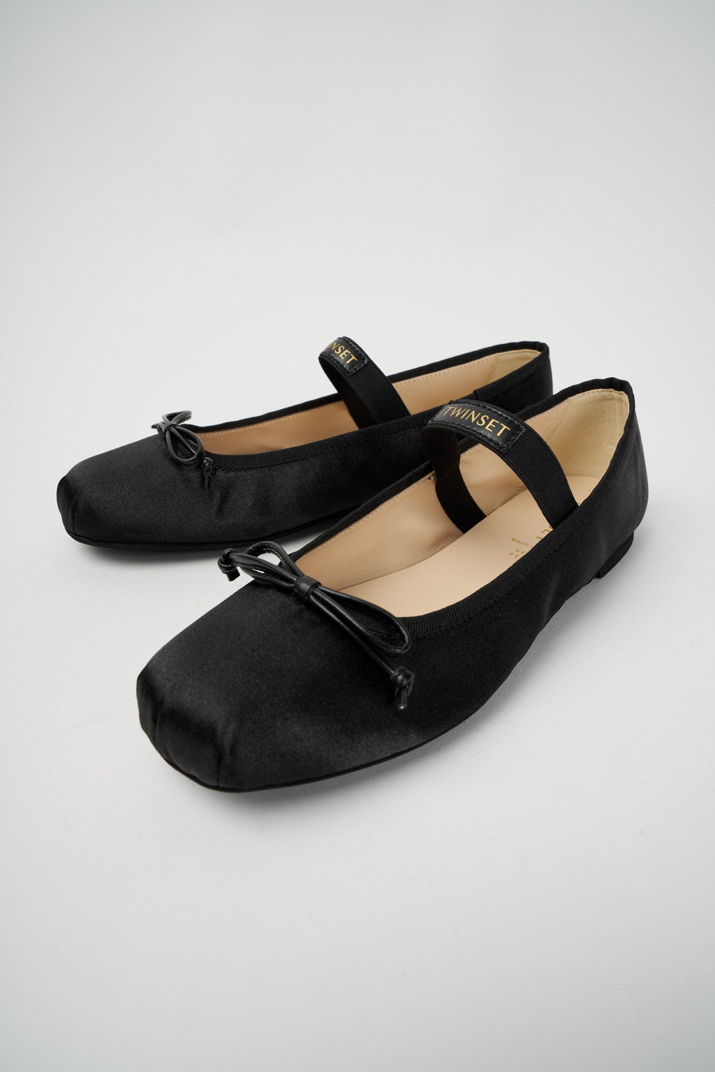 251GCJ022/00006 TWINSET