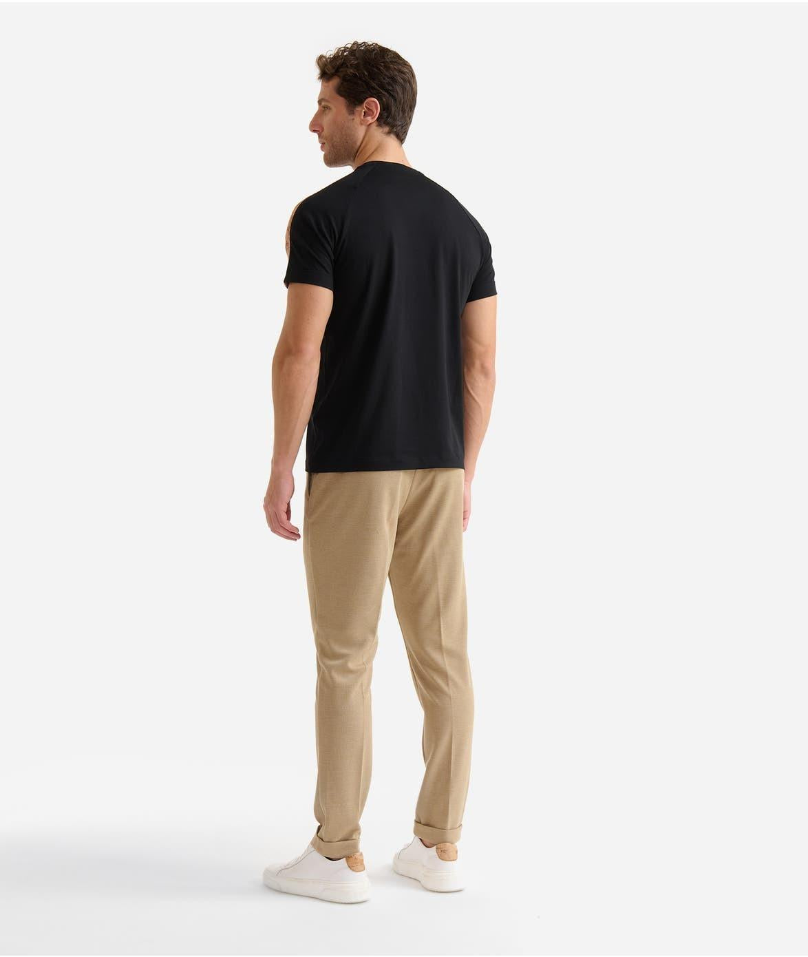 2819 UE60/0001 Alviero Martini 1ª CLASSE