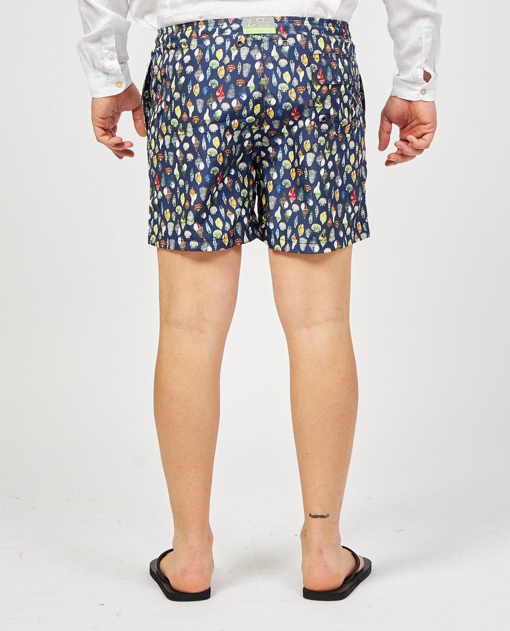 D700 US00/2004 YES ZEE