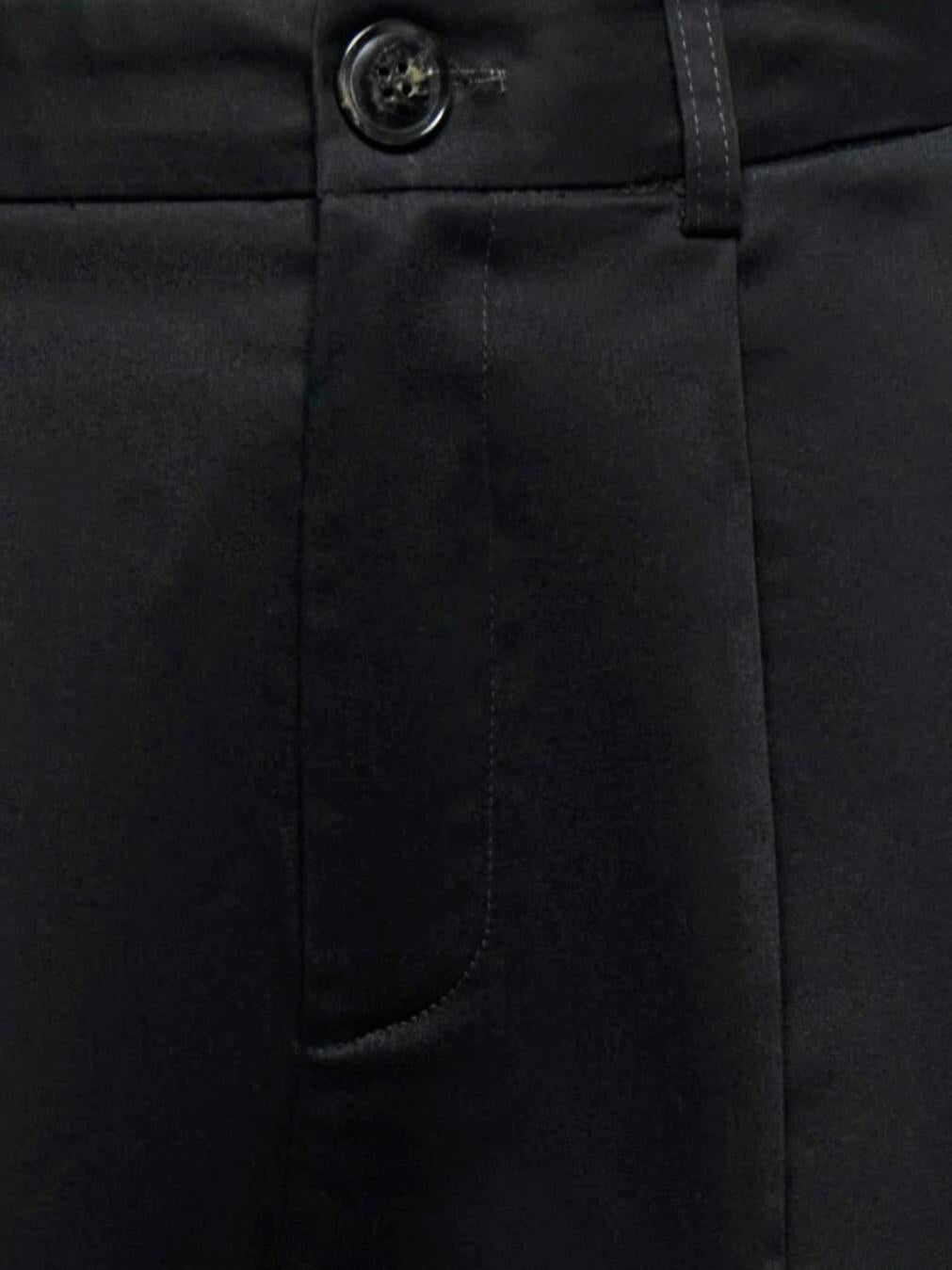 15368213/Black ONLY