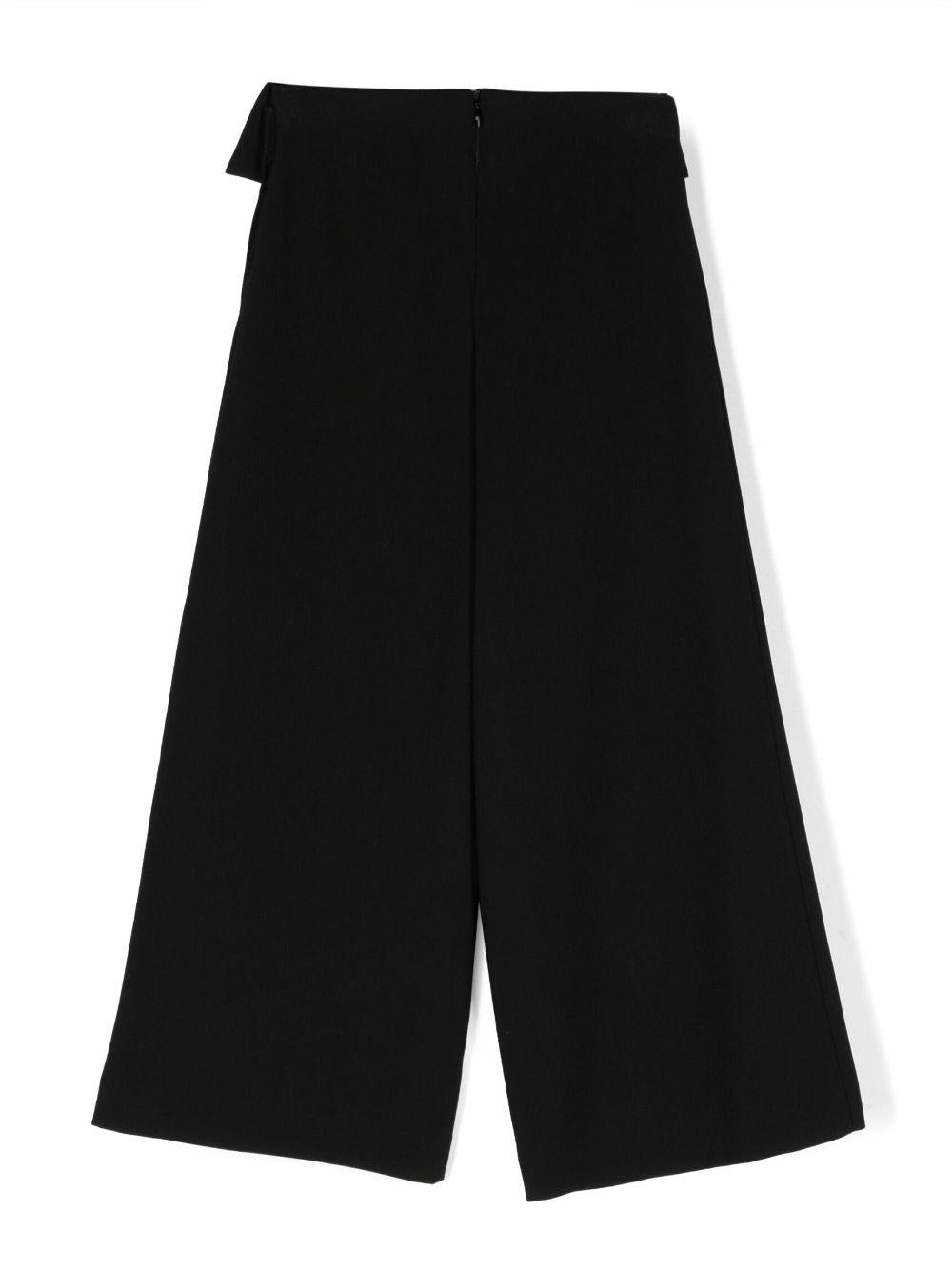 PANTALONE CROPPED CON TASCHE E CHARM GA85 NERO 