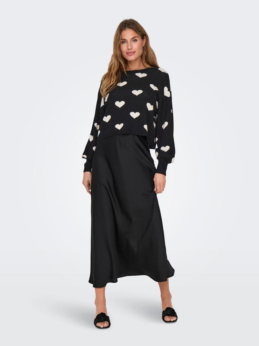 15339550/Black ONLY