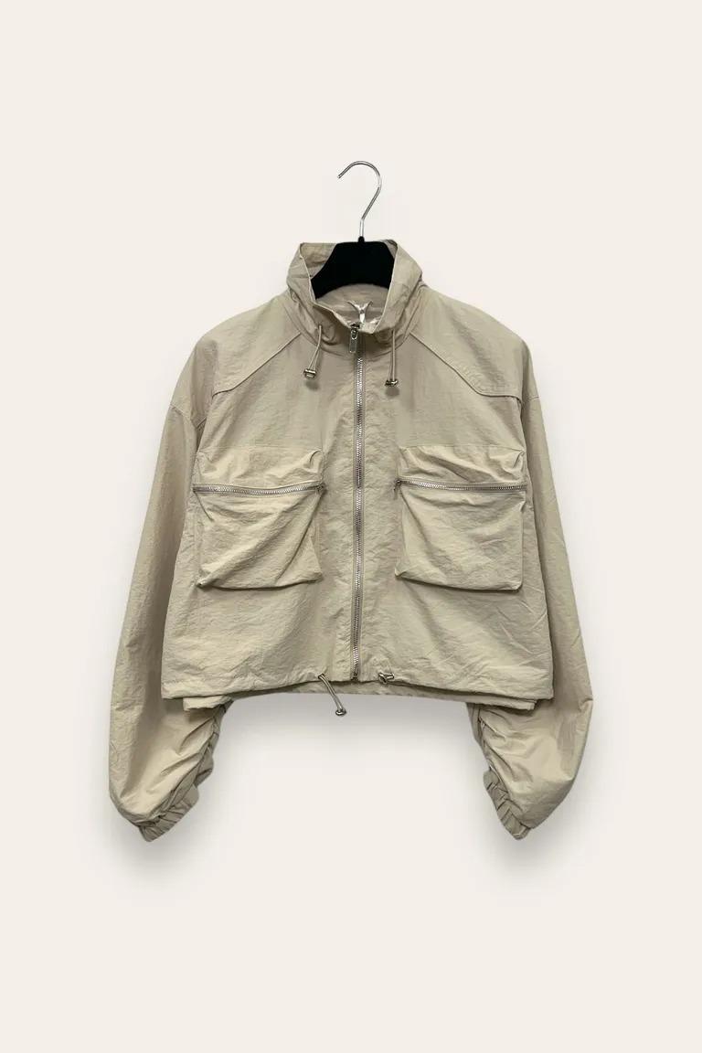 Giacca a bomber cropped con due tasche frontali YY-10722/Beige LOVEme